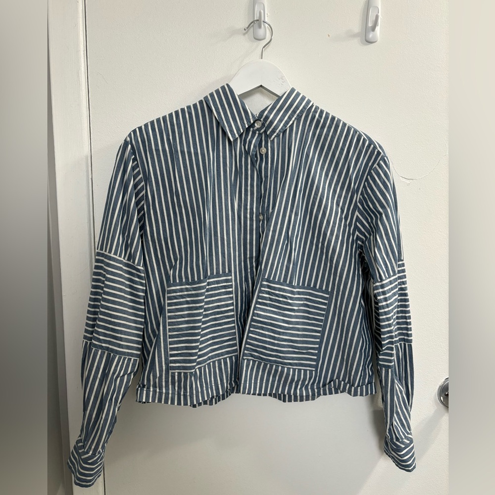 Cute cropped, striped button down